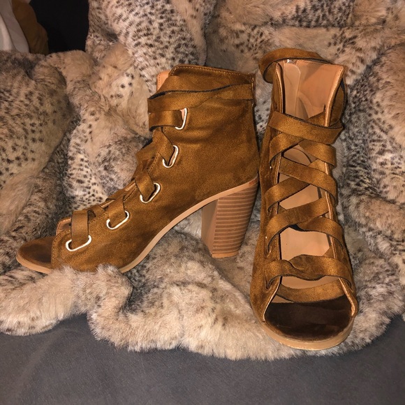 Shoes - Picture 2 of 3